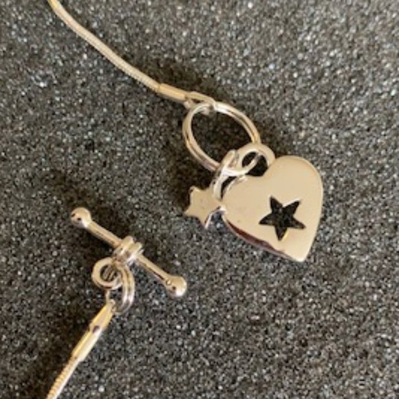 NWT Lia Sophia Silver Heart Necklace - Picture 5 of 6